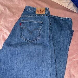 Levi's women’s high waisted Blue Jeans- barely worn